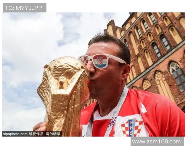 拉姆斯足球明星挂画精美展示激情与荣耀，点亮球迷心中的冠军梦想