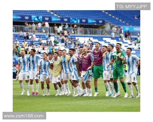 阿根廷与巴西足球巨星合影共聚一堂 展现南美足球荣耀时刻